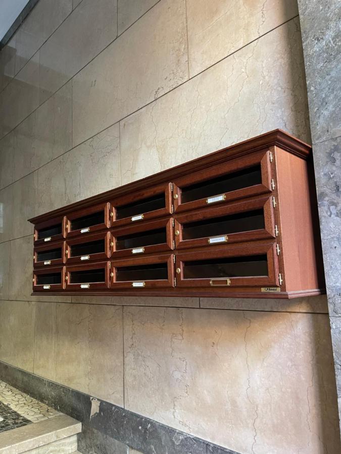 Lacaralele1 Milano Dış mekan fotoğraf